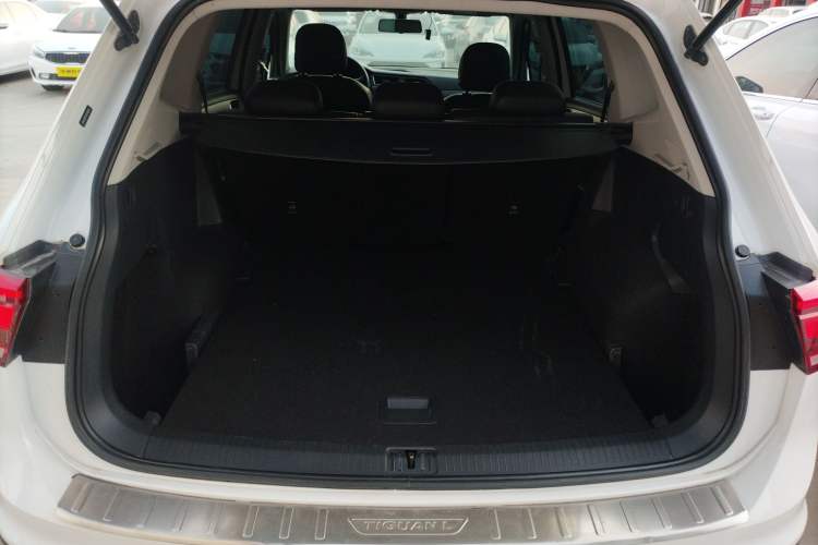 Used Volkswagen Tiguan L 2017 330TSI Automatic Two-Wheel Drive Luxury Edition
