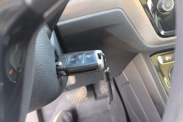 Used Volkswagen Touran 2018 Volkswagen Touran L 280TSI DSG Comfort Edition 7 Seats China VI Standard
