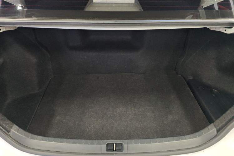 Used Toyota Levin 2016 Dual-Engine 1.8H GS E-CVT Elite Model with Sunroof
