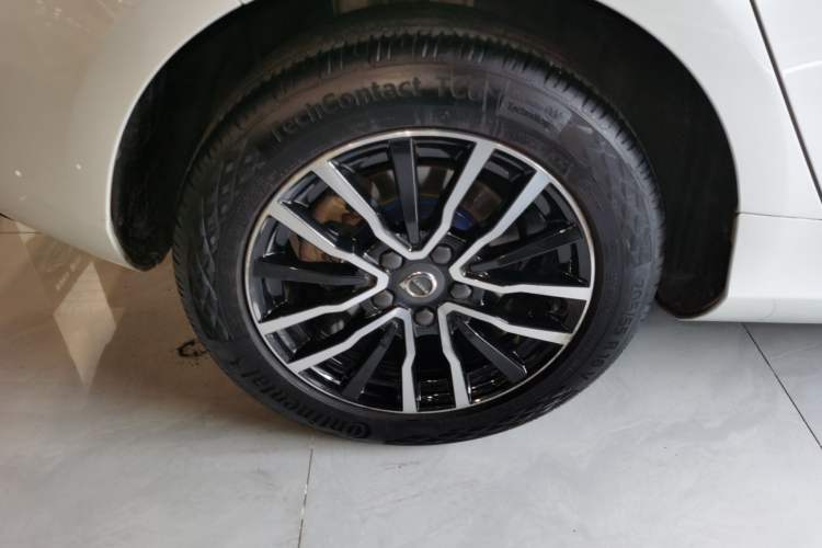 Used Volvo V40 2017 T3 Zhiyi Edition
