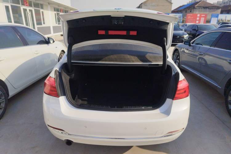 Used BMW 3 Series 2016 316Li Fashion Model
