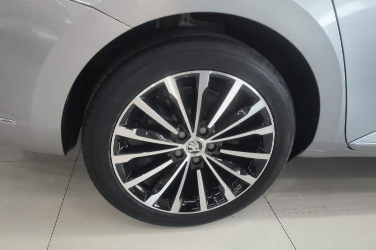 Used Skoda Superb 2016 TSI330 DSG Smart Drive Edition
