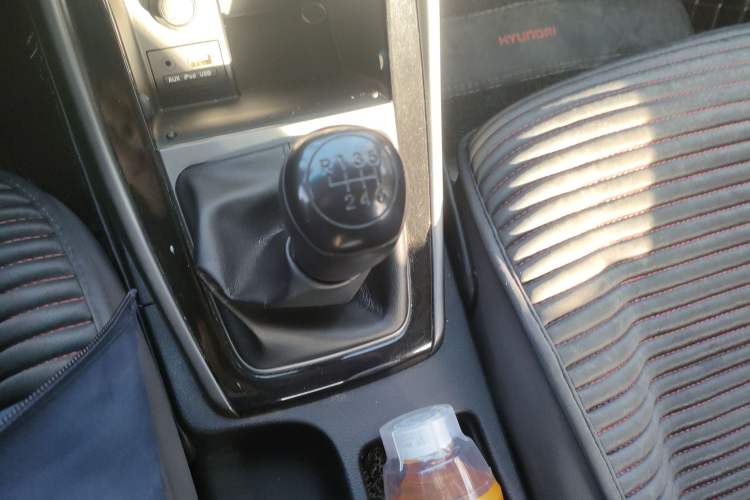 Used Hyundai Elantra (5th Generation / Langdong) 2016 1.6L Manual Prestige Edition