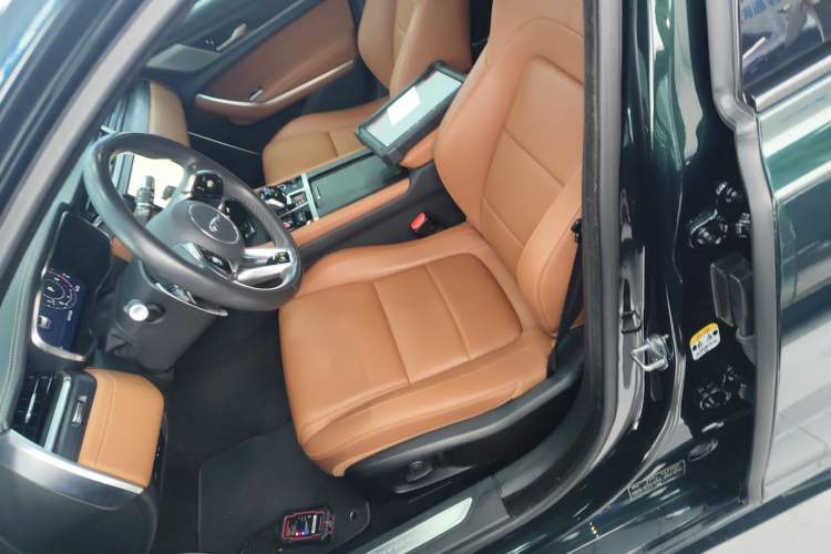 Used Jaguar XFL 2021 XFL 2.0T P250 All-Wheel-Drive Shimmering Black Sport Edition
