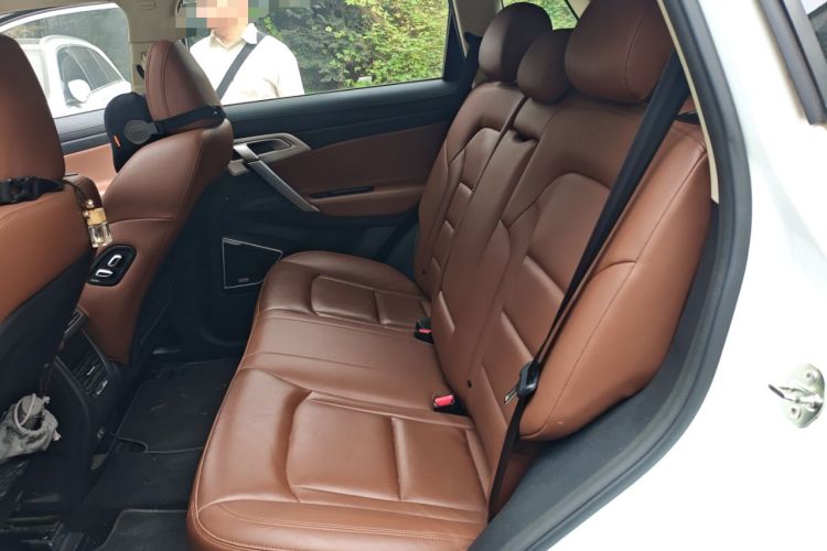 Used Geely Auto Emgrand X7 Sport 2018 1.8TD Automatic Two-Wheel Drive ZhiZun Model with 4G Connectivity
