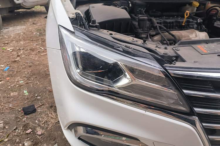 Used Roewe i5 2020 1.5L Manual 4G Connect Luxury Edition