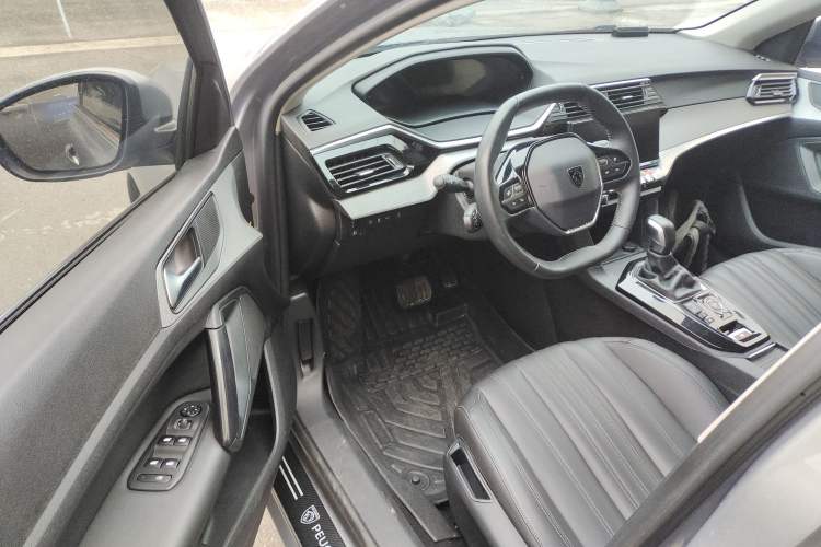 Used Peugeot 408 2022 1.6T Light-Chasing Edition
