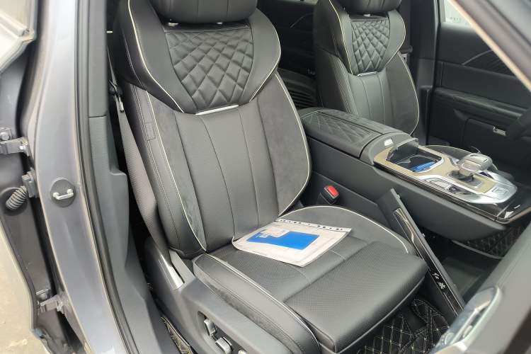 Used Hongqi E-HS9 2022 690 km Range Flagship Edition Six Seats
