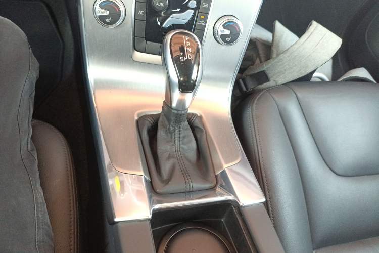 Used Volvo S60 2016 S60L T4 Zhiyuan Edition
