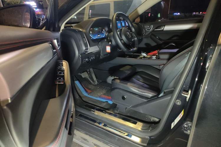 Used BYD Tang New Energy 2018 DM 2.0T All-Wheel Drive Smart Connect Elite 7-Seater China V Emission Standard