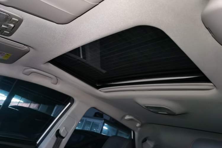 Used  Refine S3 2017 1.6L CVT Smart Connect Model
