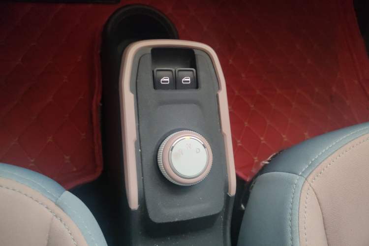 Used Chery QQ Ice Cream 2024 Edition Youth Version 205km Sundae