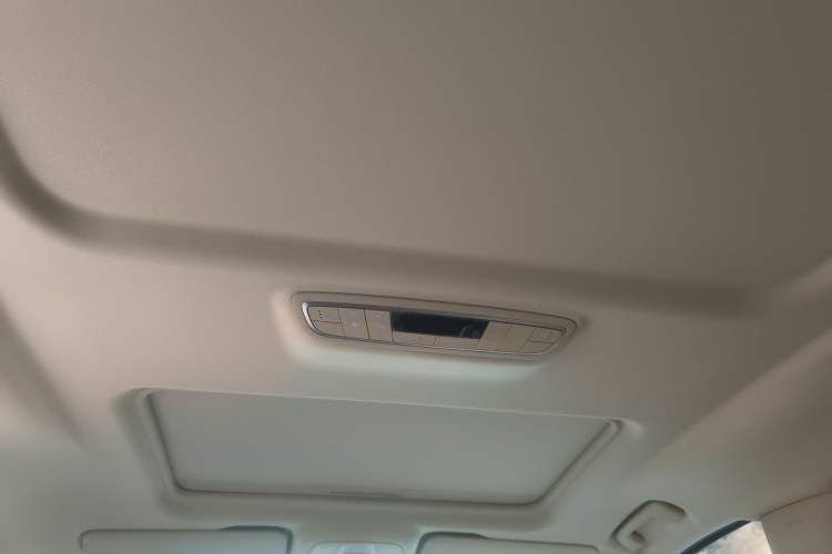 Used Buick GL8 2022 ES Landtrek 653T Luxury Edition
