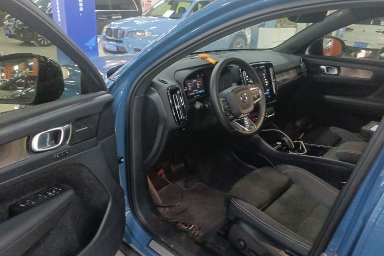 Used Volvo C40 2022 Long-Range PRO Version