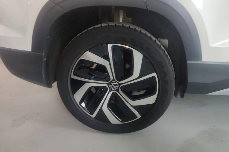 Used Volkswagen Tharu 2023 300TSI Two-Wheel-Drive Full Moon Edition