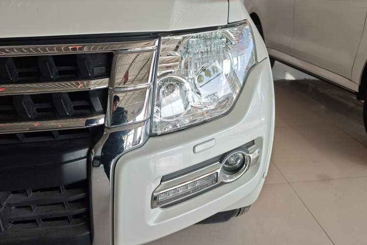 Used Mitsubishi Pajero 2019 3.0L Automatic Standard Edition
