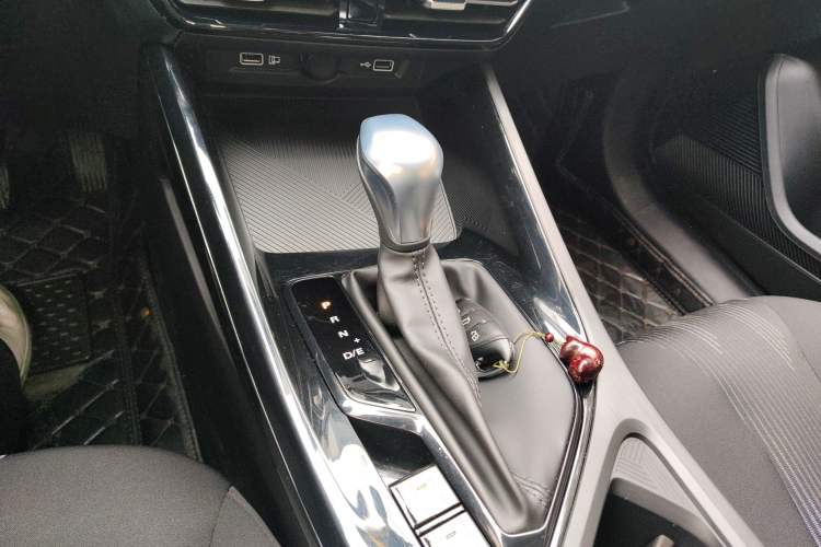 Used Roewe i5 2021 1.5L CVT Platinum Edition