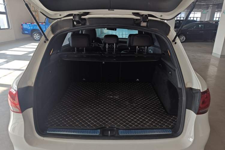 Used Mercedes-Benz GLC 2021 GLC 300 L 4MATIC Dynamic Model
