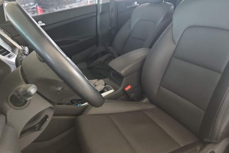 Used Hyundai Tucson 2015 1.6T Dual-Clutch Two-Wheel-Drive Smart Model
