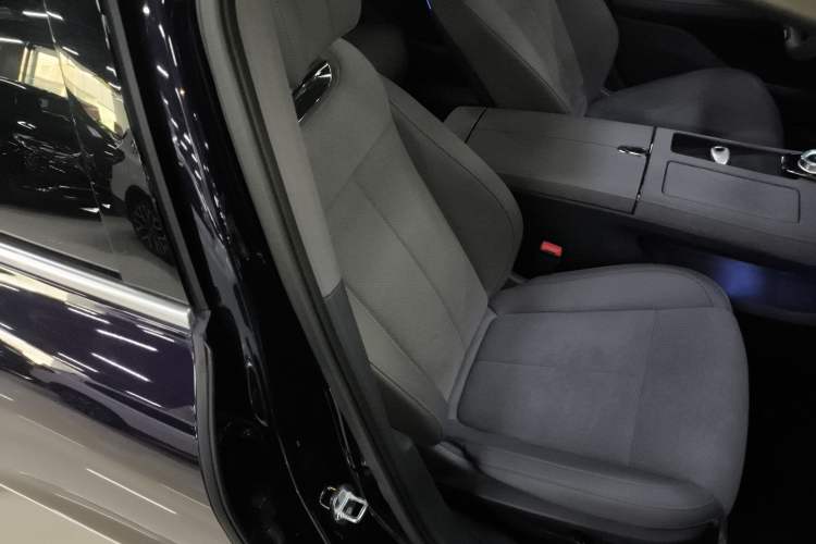 Used VOYAH PASSION 2024 PHEV Four-Wheel Drive Ultra-Long Range Flagship Model
