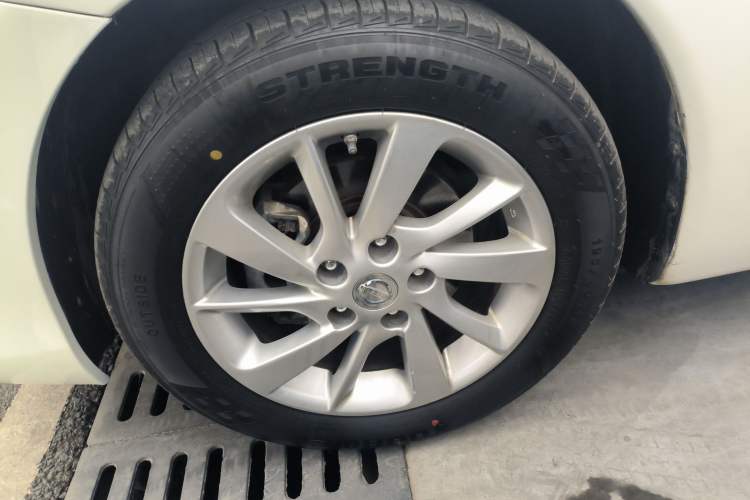 Used Nissan Tiida 2016 1.6L CVT Cool Dynamic Edition