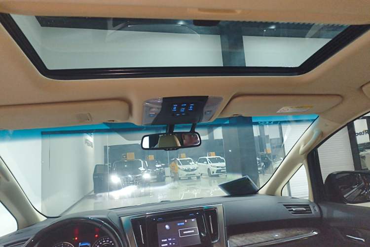 Used Toyota Alphard 2018 Revised Version 3.5L Premium Edition
