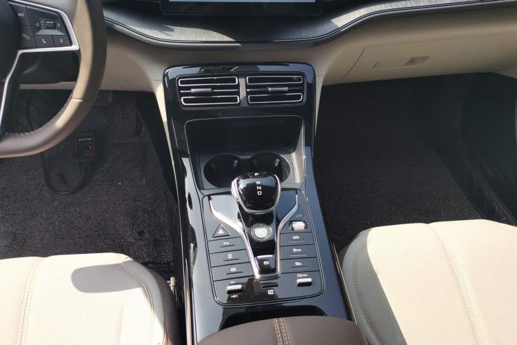 Used BYD Qin PLUS 2024 HONOR Edition DM-i 55KM Leading Model
