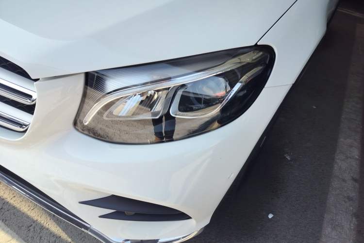 Used Mercedes-Benz GLC 2017 GLC 260 4MATIC Luxury Model
