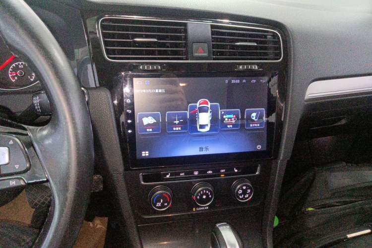 Used Volkswagen Golf 2018 230TSI Automatic Comfort Model
