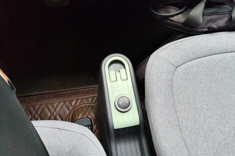 Used Wuling Hongguang MINIEV 2022 Macaron Premium Model – Lithium Iron Phosphate
