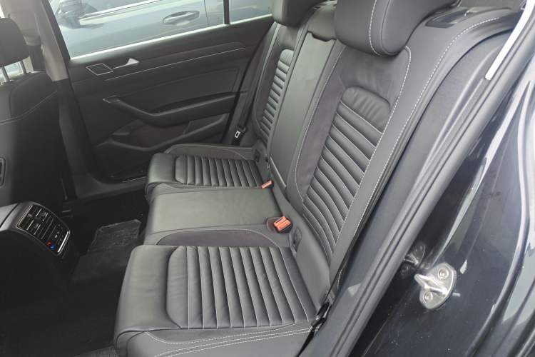 Used Volkswagen Magotan 2020 330TSI DSG Leading Model
