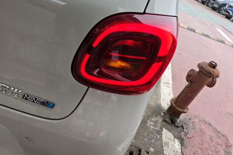 Used Wuling Hongguang MINIEV 2025 Four-Door Version Advanced Edition
