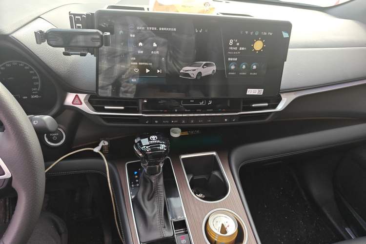 Used Toyota Granvia 2024 2.5L Hybrid Prestige PLUS Four-Wheel Drive Version