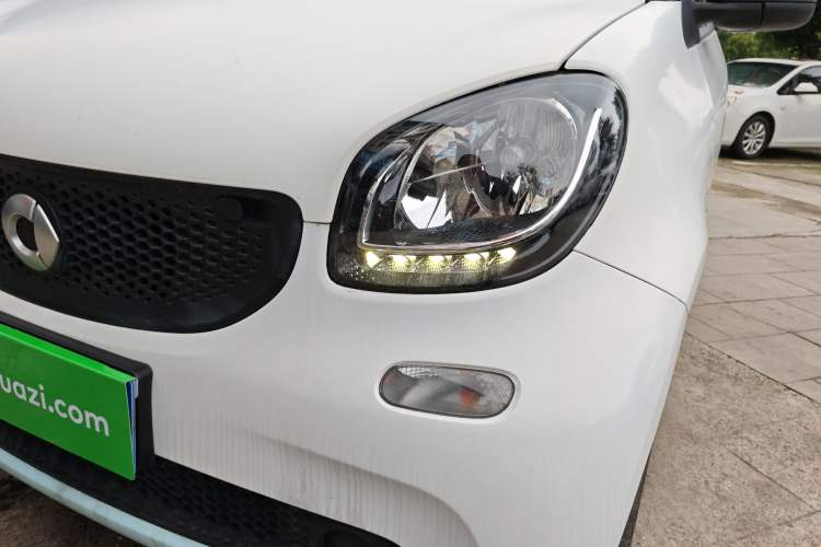 Used  fortwo 2018 1.0L 52kW Hardtop Dynamic Version China V
