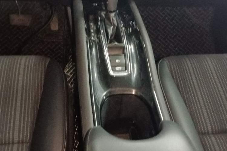 Used Honda Vezel 2016 1.8L CVT Front-Wheel Drive Pioneer Edition
