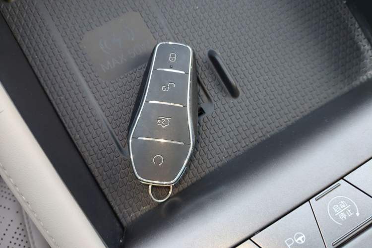 Used BYD Yuan UP 2025 Intelligent Driving Version 401 km Beyond-Range Edition