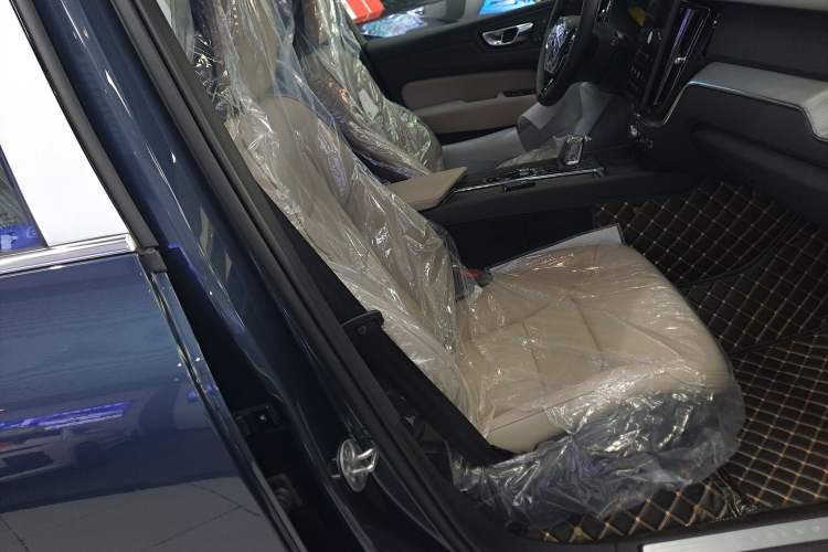 Used Volvo XC60 2026 B5 4x4 Smart Luxury Edition