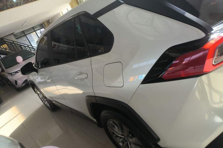 Used Toyota Wildlander 2023 2.0L CVT Two-Wheel Drive Leading Edition
