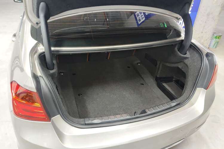 Used BMW 3 Series 2015 320Li Luxury Design Package
