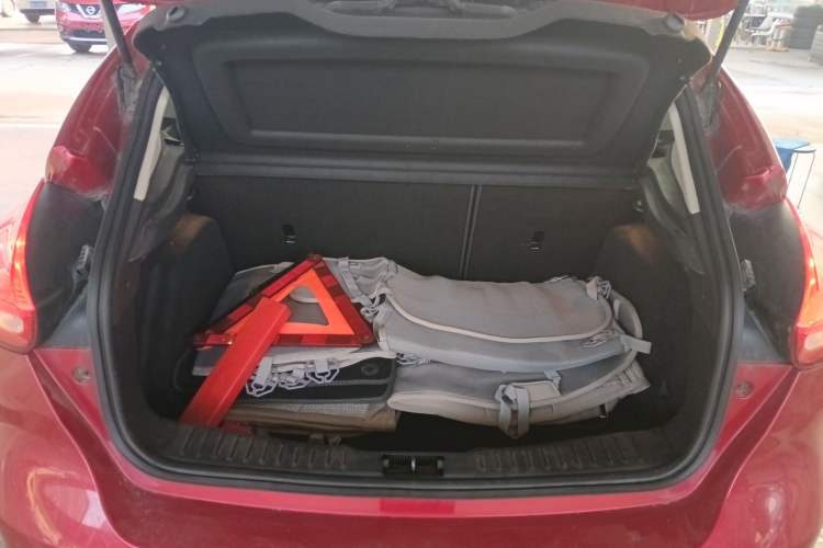 Used Ford Focus 2015 Hatchback 1.6L Automatic Fashion Edition
