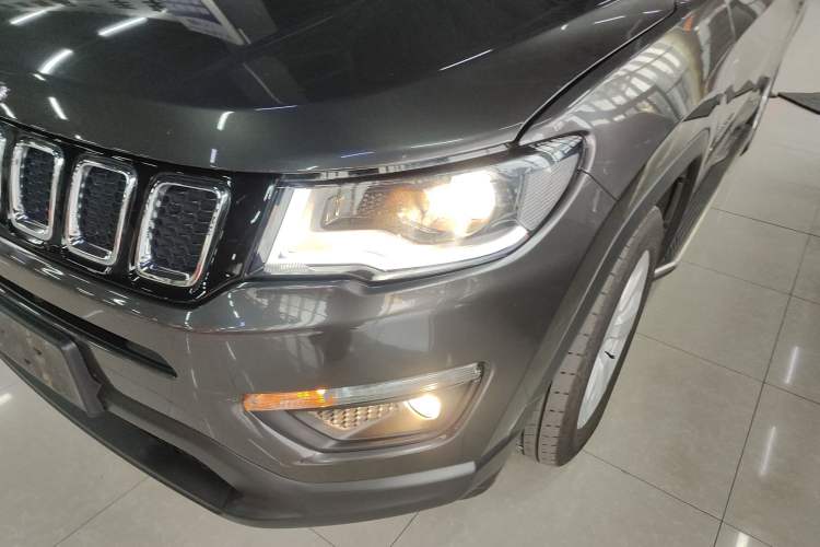 Used  Compass 2017 200T Automatic Family Edition
