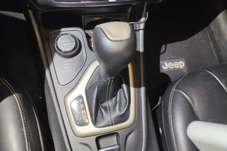 Used  Cherokee 2014 2.4L Urban Edition
