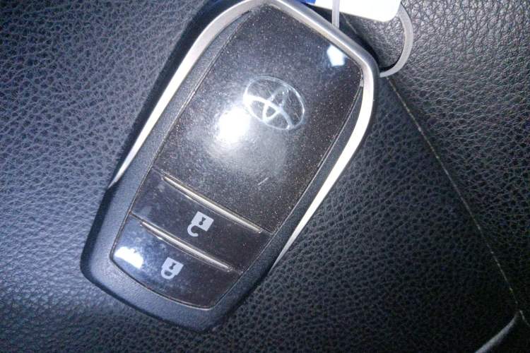 Used Toyota RAV4 2019 2.0L CVT Two-Wheel Drive Fashion X Limited Edition China V Standard
