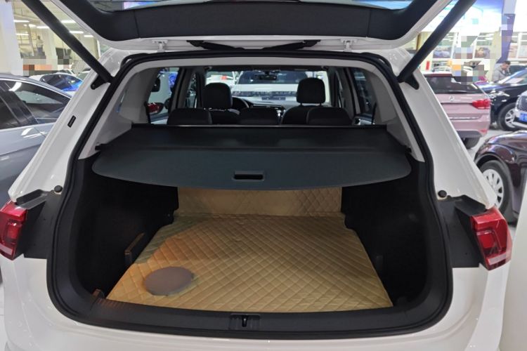 Used Volkswagen Tiguan L 2019 Revised 330TSI Automatic Two-Wheel Drive Smart & Luxury Edition China VI Standard
