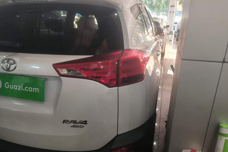 Used Toyota RAV4 2015 2.5L Automatic 4x4 Elite Edition
