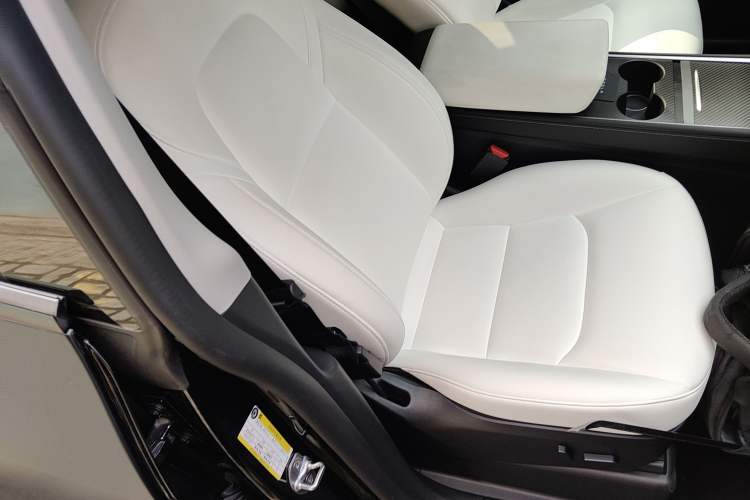 Used Tesla Model Y 2023 Rear-Wheel-Drive Version