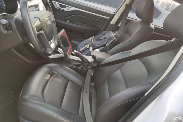 Used Geely Auto Vision 2019 Upgraded Model 1.5L Manual Luxury Version China V Standard
