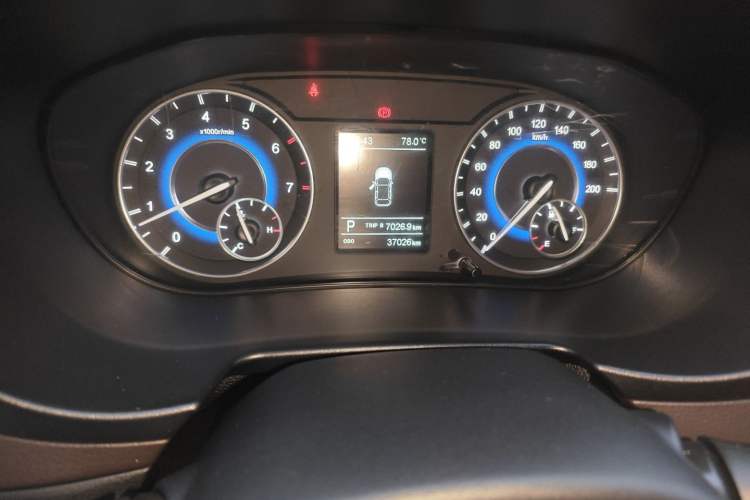 Used Dongfeng Fengon S560 2018 1.8L CVT Smart Connect 7-Seater
