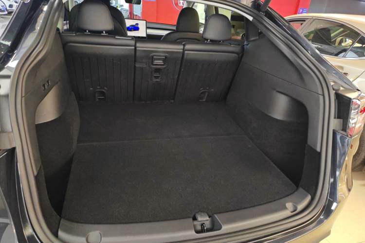 Used Tesla Model Y 2024 Rear-Wheel-Drive Version
