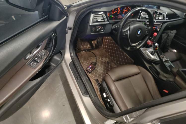 Used BMW 3 Series 2019 320Li Fashion Model
